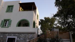 Naxos olive & home