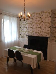 Tynant House- Cosy 3 bed house- Near City Centre and FREE parking