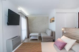 Junior Suite with Sea View room in Hotel Na Taconera