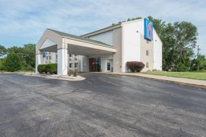 Motel 6-Lawrence, KS
