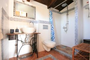 Three Sisters, absolutely unique stone houses, 200 m from the beach