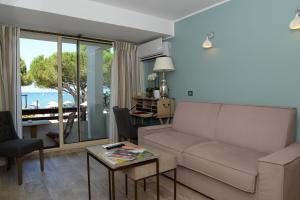 Hotels Hotel La Roya : photos des chambres