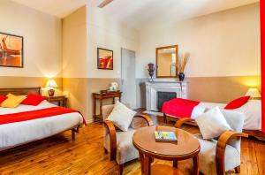 Hotels Logis Hotel Restaurant des Corbieres : photos des chambres