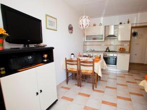 Apartment Vrbnik 8