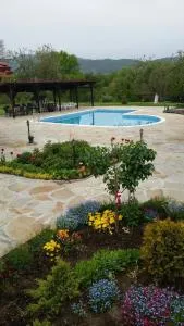 Mountain View Vacation Home - Sukhache