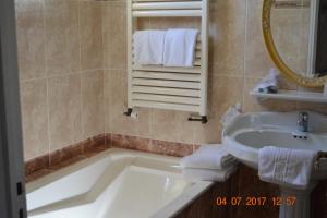 Hotels Hotel Le Castel : photos des chambres