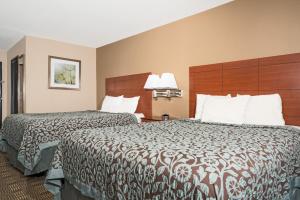 Queen Room with Two Queen Beds - Non-Smoking room in Days Inn by Wyndham Mankato