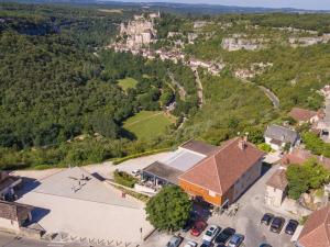 Logis Hôtels - Le Belvédère - Hôtel 2 étoiles et Restaurant