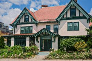 Accommodation in Indiana