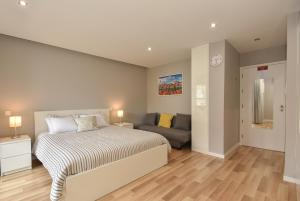 Oporto Bernardes Studios - Heroísmo