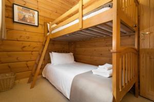 Madame Vacances - Les Chalets De Crete Cote Village : photos des chambres