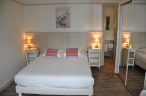 Hotels Hotel Ttiki Etchea : photos des chambres