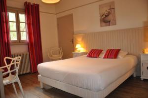 Hotels Hotel Ttiki Etchea : photos des chambres
