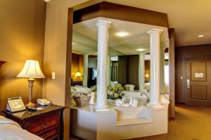 King Suite with Spa Bath room in The Wildwood Hotel