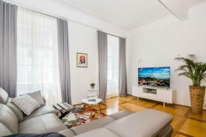 Elegant Central Apartment