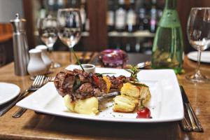 Beach Hotel & Restaurant