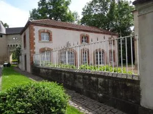Château Mesny Gite Au Fil des Pages - Delme