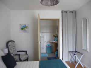 B&B / Chambres d'hotes Le Jardin aux Oiseaux : Chambre Double - Accessible aux Personnes à Mobilité Réduite 