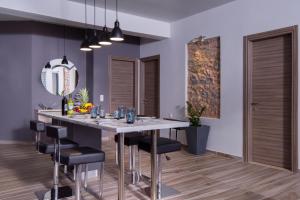 Spacious Maistrali Villa, private pool & garden