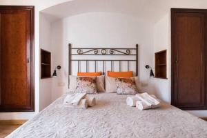 3 bedroom Apartment with private garden on top location Sitges centre beach