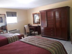Classic Quadruple Room room in Alvin Extended Stay