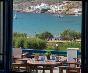 Captain's Home KMR Sifnos Greece