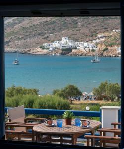 Captain's Home KMR Sifnos Greece