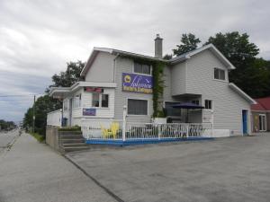 Lakeview Motel & Cottages