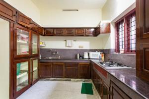 Stay at DBRA 61 Don Bosco Cross Road Vaduthala Ernakulam