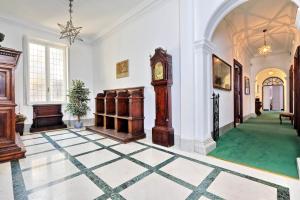 Prestigious Apartment Via Veneto