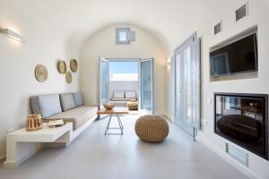 Nova Luxury Suites Santorini Greece