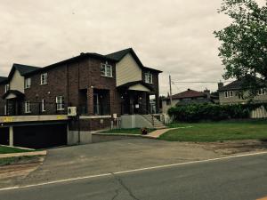 Luxury Two Story Villa Unit C - 4hvězdičkové hotely ve městě Laval