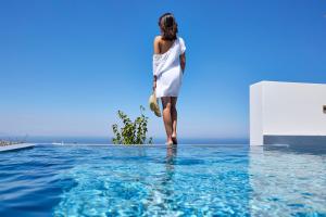 Nova Luxury Suites Santorini Greece