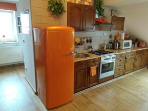 Orange Loft Apartment