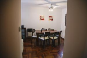 4 PERSONAS A 150 Mts SANATORIO ALLENDE