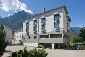 3 stern pension Hotel Steakhouse Central Brig Schweiz