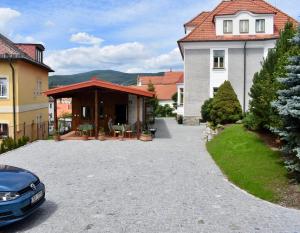 Double Room with Castle View - Free parking room in 1st Republic Villa - Adults only