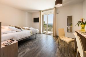 Hotels Hotel du Grand Parc : photos des chambres