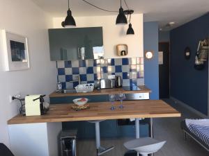 Studio Victoria Centre Grande Plage and Pool