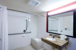 King Room - Disability Access - Non-Smoking room in The Hotel 39
