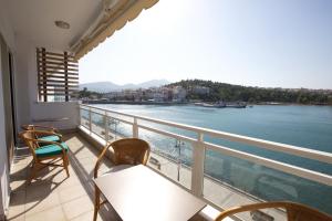 Chalkida Seafront Apartment Evia Greece