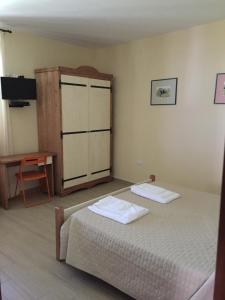 Quadruple Room with Private Bathroom