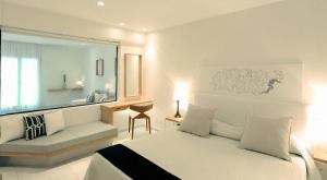 Suite with Garden View