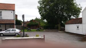 Saracens Head above the pub near Chaple st Leonards