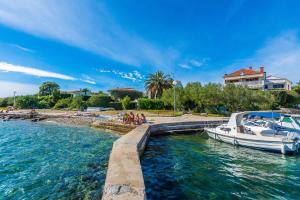 Apartments Morović - 3hvězdičkové hotely ve městě Petrcane