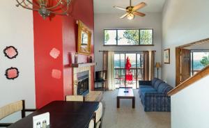 Family Suite with Balcony room in Tiara Del Sol
