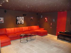 Villas Propriete Prestige Mougins Cannes Hammam sauna, DISCOTHEQUE salle de Cinema : photos des chambres