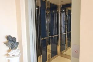 Villas Propriete Prestige Mougins Cannes Hammam sauna, DISCOTHEQUE salle de Cinema : photos des chambres