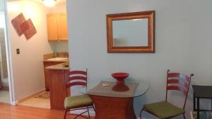 Standard Studio room in Waikiki Whale Watcher Apts 701A