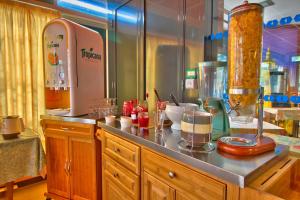 Hotels Logis Hotel Restaurant Le Chalet du Mont Roland : photos des chambres